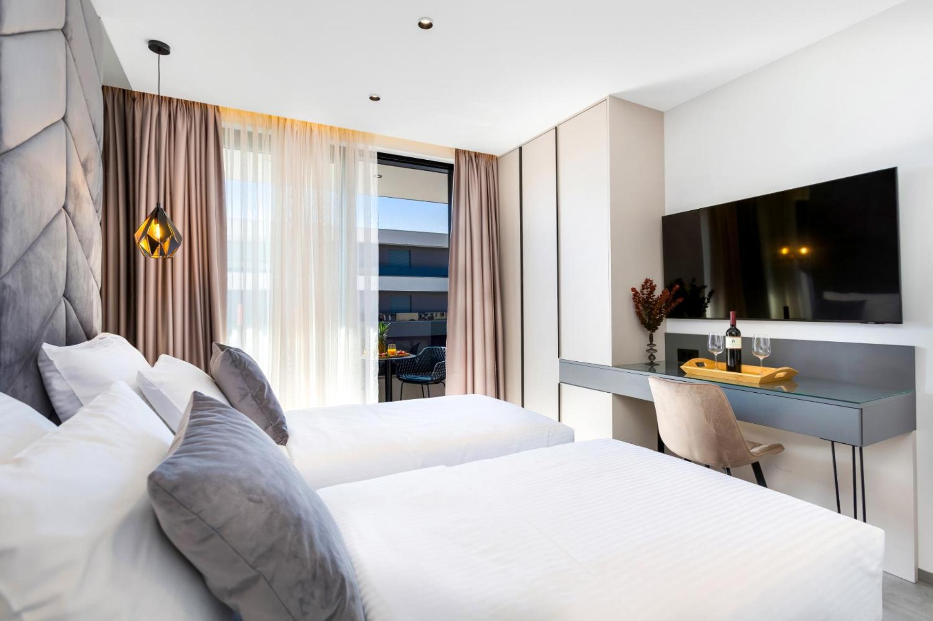 Fly Rooms Medulin - 50M From The Beach - New 2024 Room photo